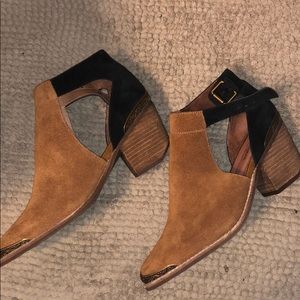 NWOT Jeffrey Campbell Coachella Festival Booties